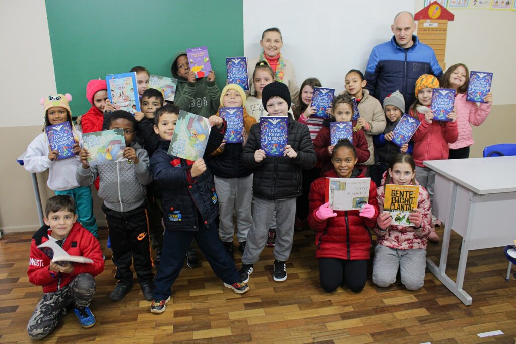 Mês de abril homenageia livros infantis