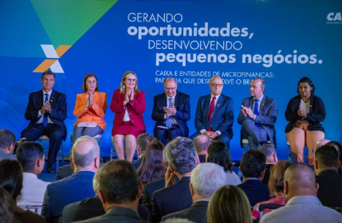 CAIXA anuncia liberação de R$ 300 milhões para microcrédito – Presidência da Crecerto marcou presença na solenidade em Brasília