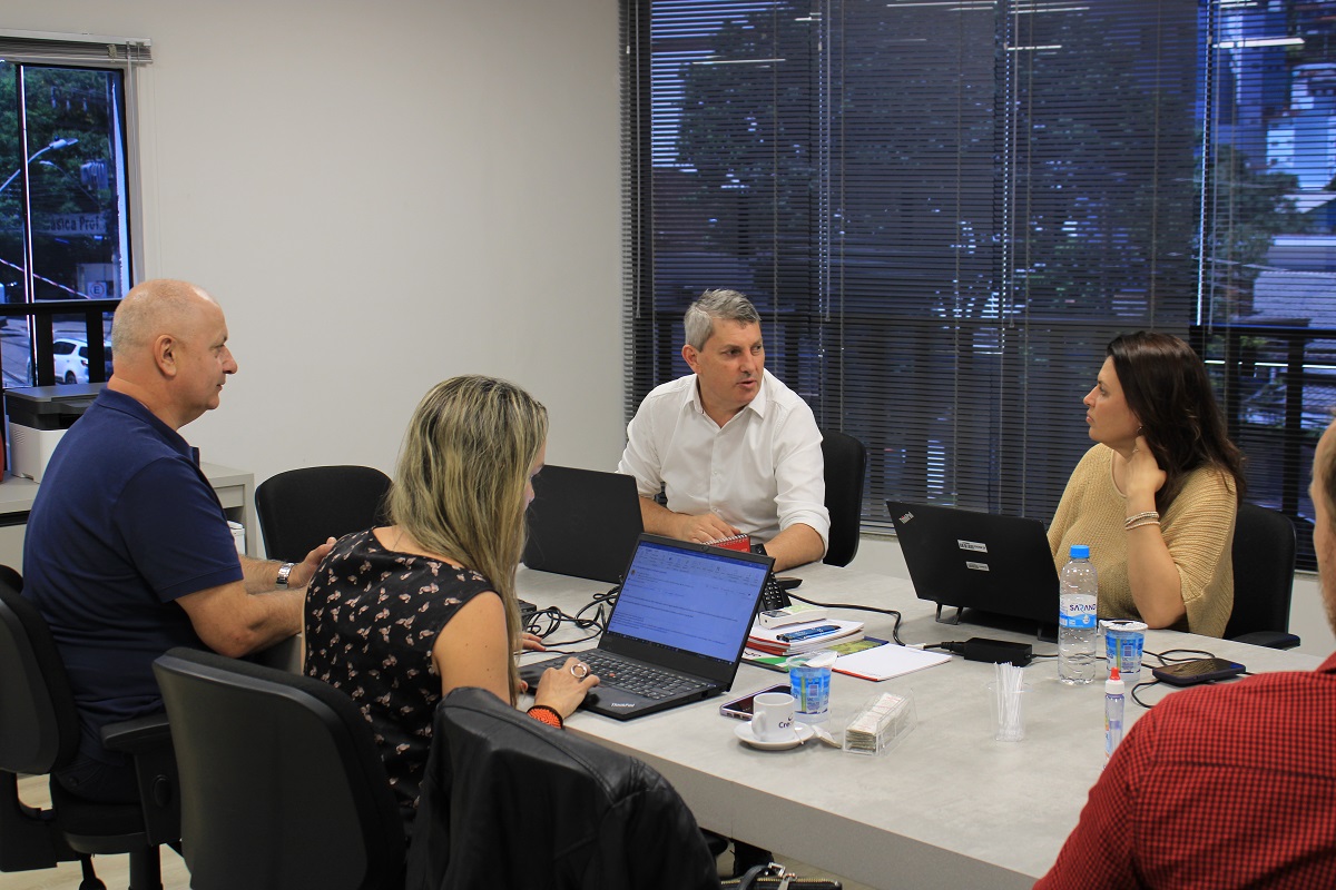 Equipe do BNDES visita a Crecerto