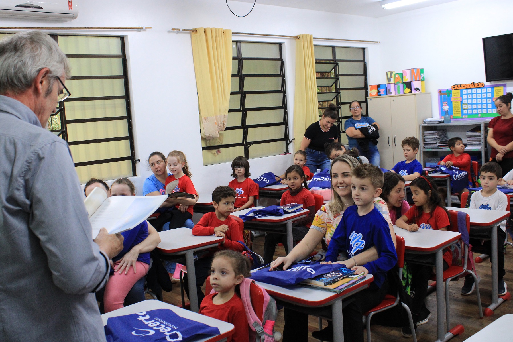 A importância de ler em casa e na escola