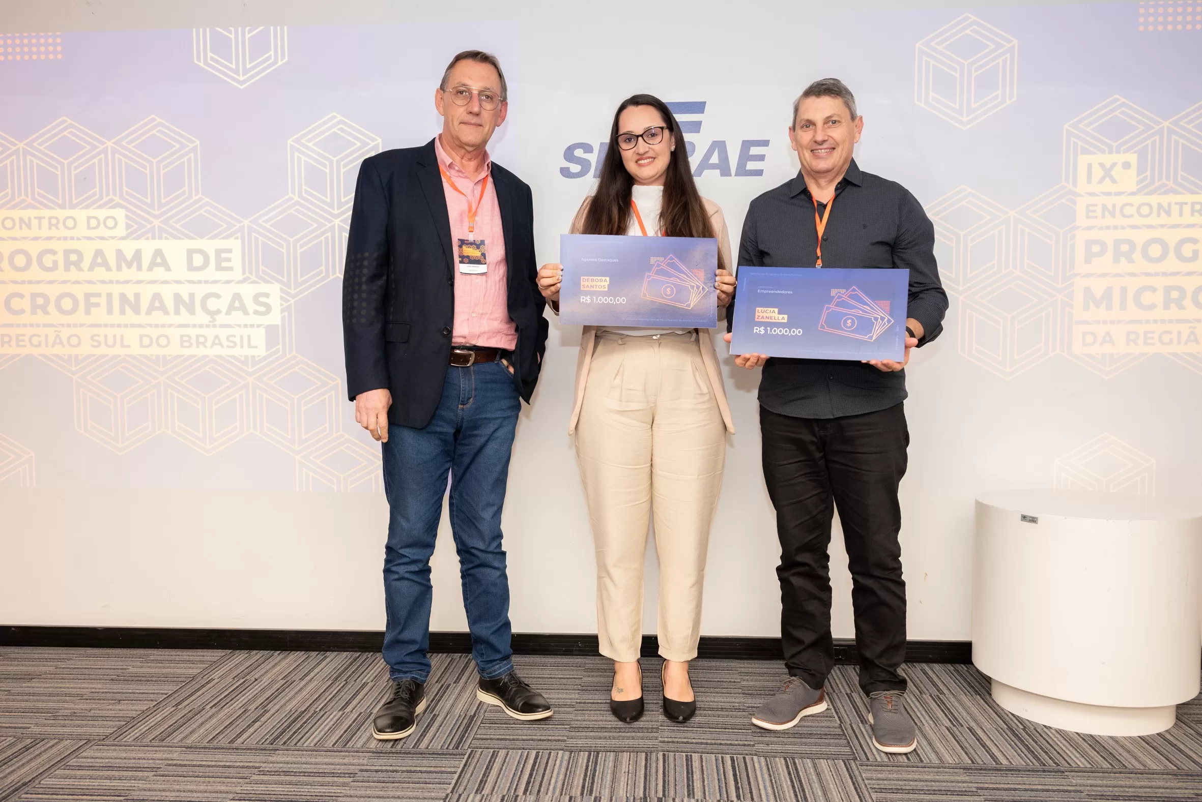 Crecerto se Destaca em Prêmios de Microcrédito com Agente e Empreendedora do Ano