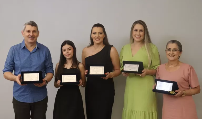 Crecerto celebra colaboradores com prêmios por tempo de empresa – Reconhecimento por três, cinco e dez anos de dedicação
