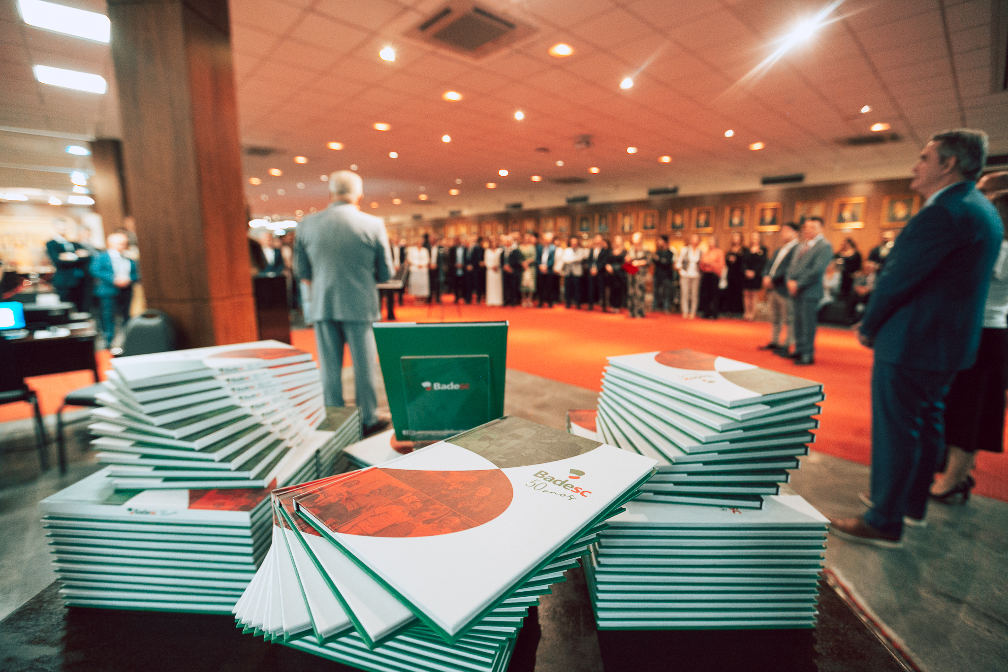 Badesc comemora meio século com lançamento de livro e homenagens na ALESC