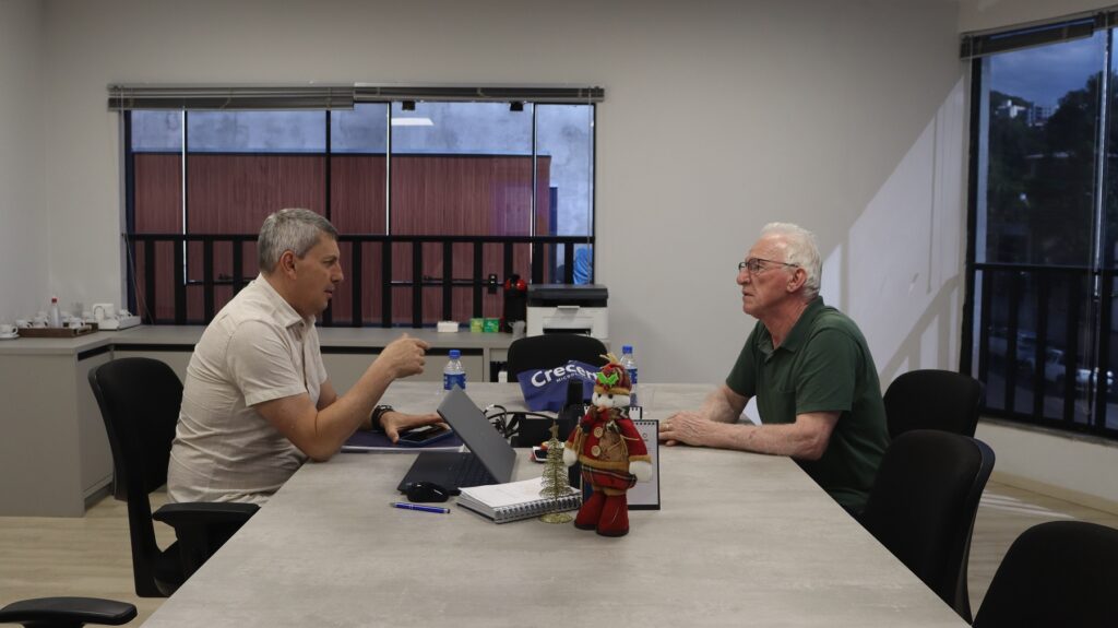 Crecerto recebe visita de João Girardi