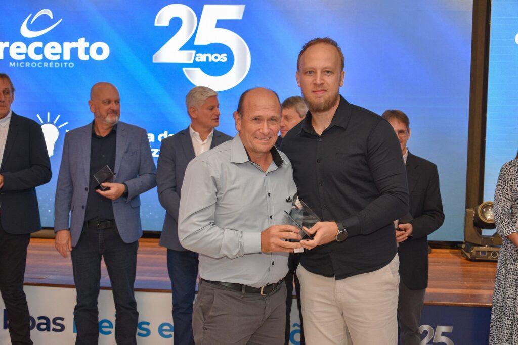 Celebração marca 25 anos da Crecerto com emoção, música e reconhecimento