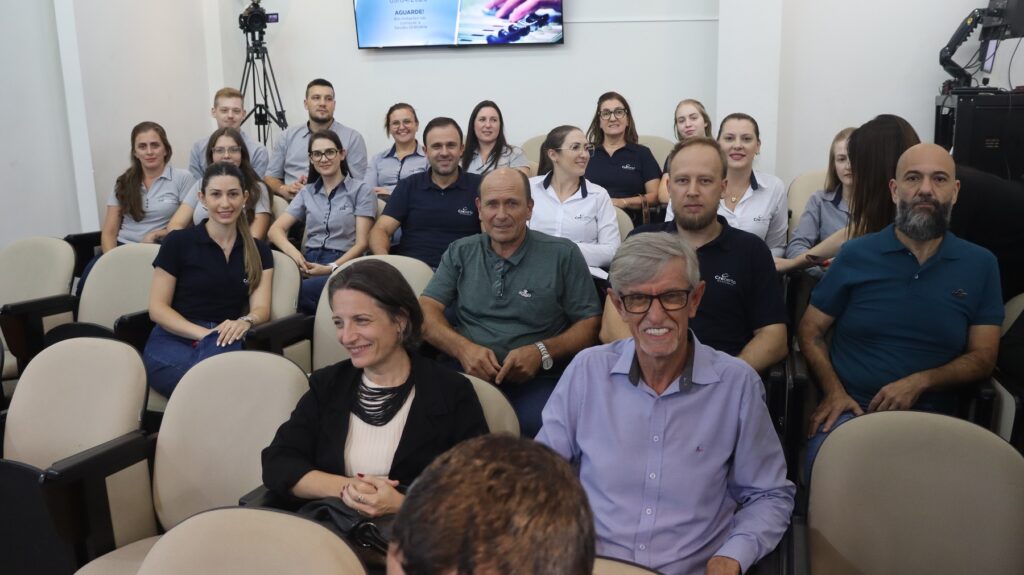 Câmara de Concórdia homenageia Crecerto pelos 25 anos de atuação