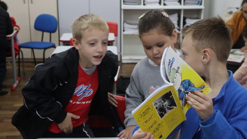 Nove anos semeando leitores: projeto já levou mais de 1,5 mil livros a crianças de Concórdia