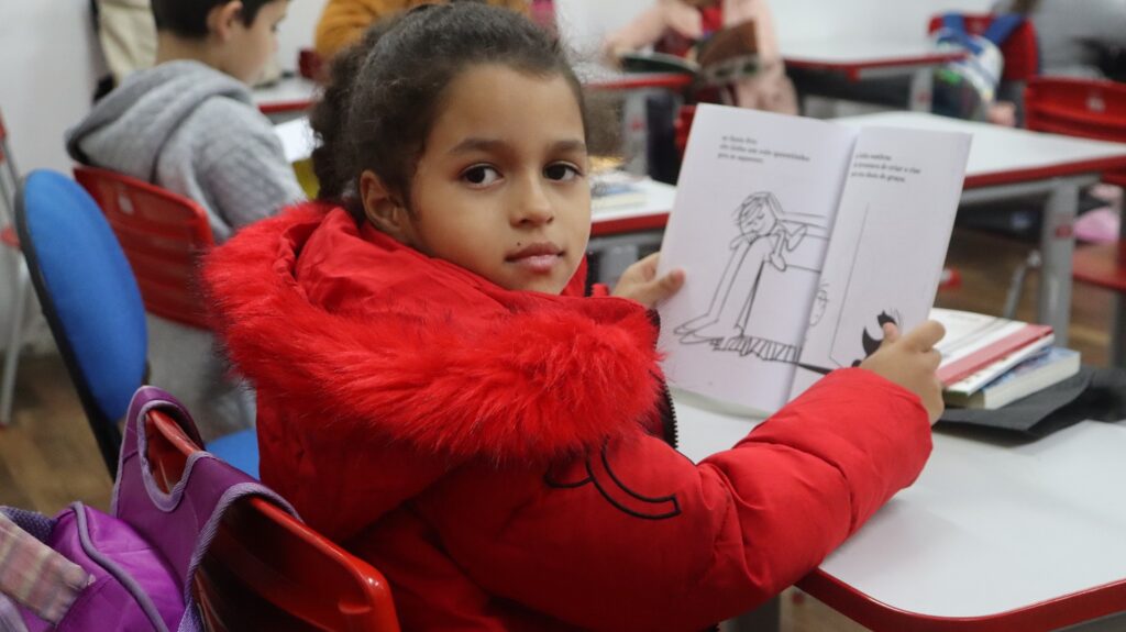 Nove anos semeando leitores: projeto já levou mais de 1,5 mil livros a crianças de Concórdia