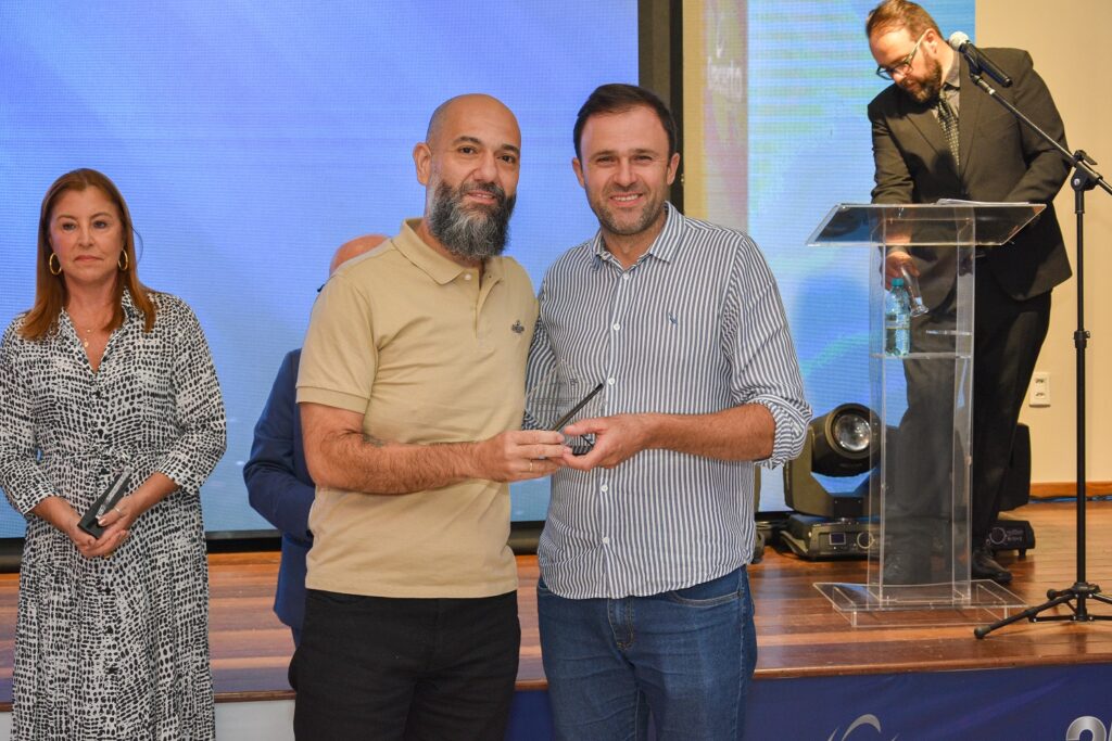 Celebração marca 25 anos da Crecerto com emoção, música e reconhecimento