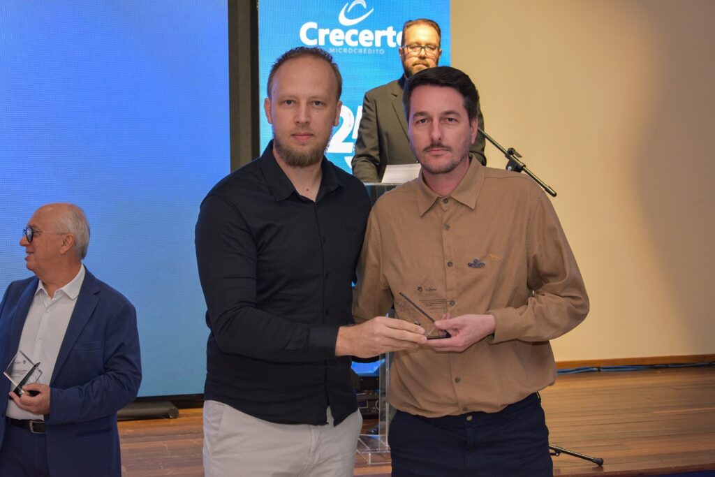 Celebração marca 25 anos da Crecerto com emoção, música e reconhecimento