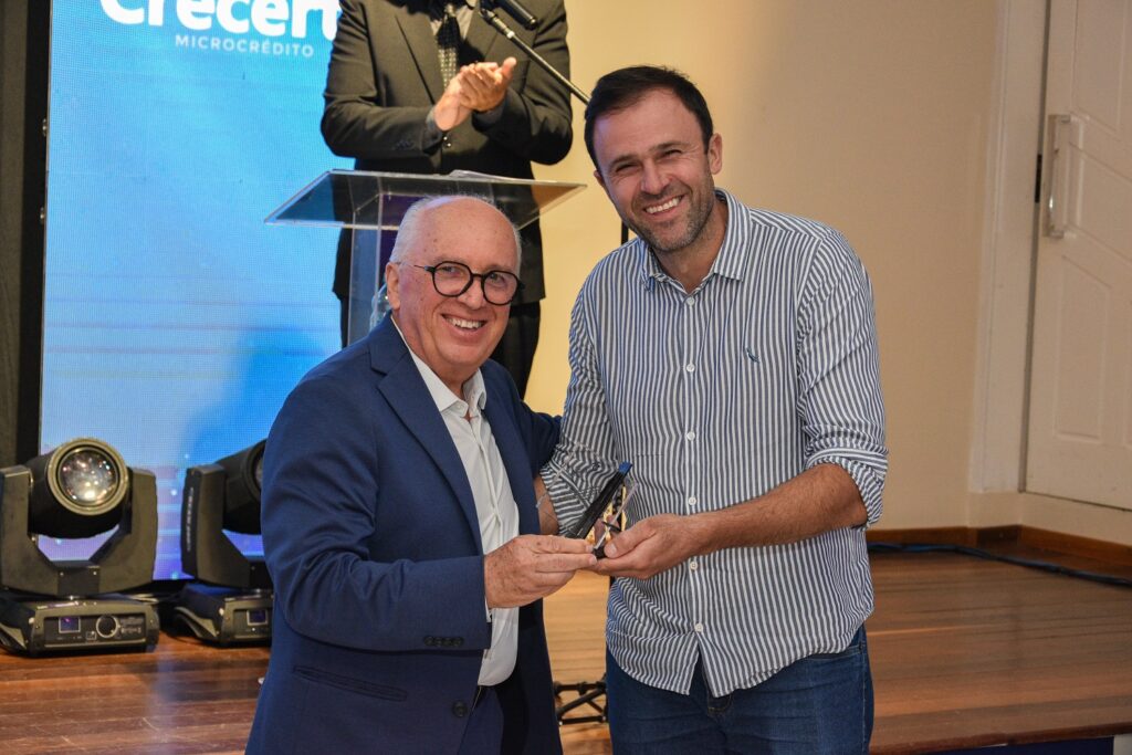 Celebração marca 25 anos da Crecerto com emoção, música e reconhecimento