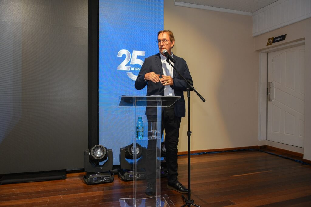 Celebração marca 25 anos da Crecerto com emoção, música e reconhecimento