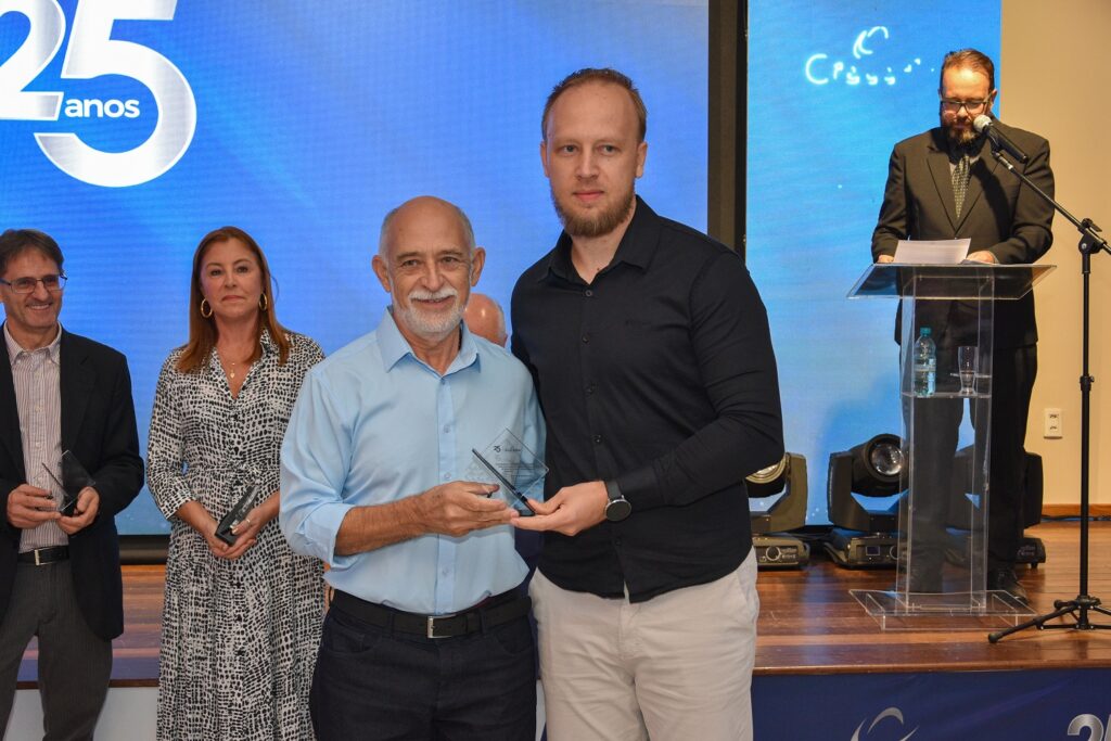 Celebração marca 25 anos da Crecerto com emoção, música e reconhecimento