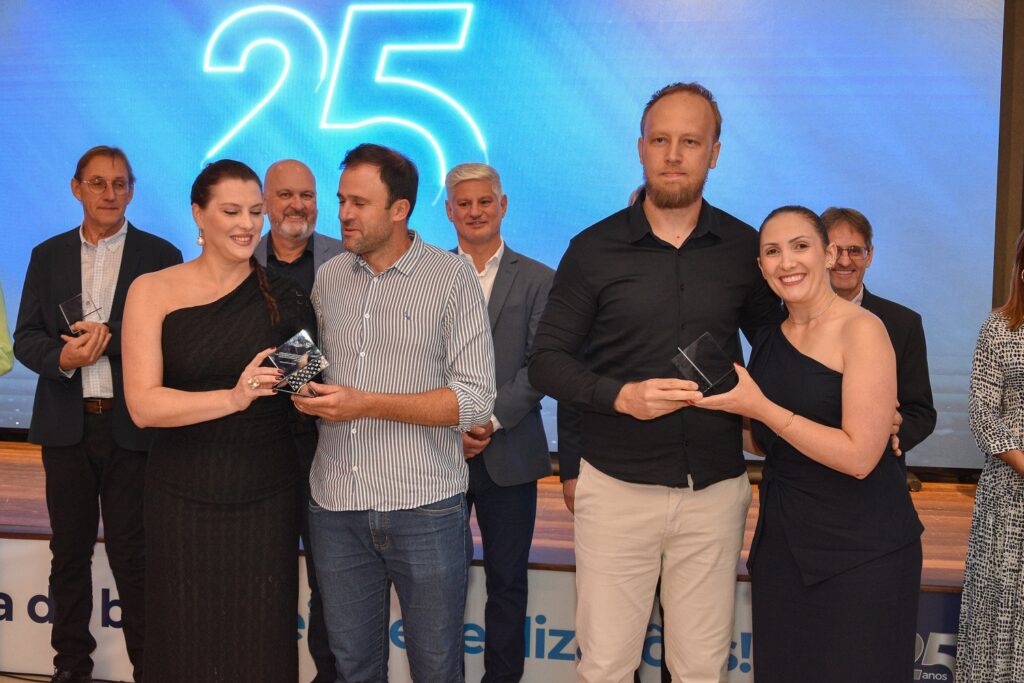 Celebração marca 25 anos da Crecerto com emoção, música e reconhecimento