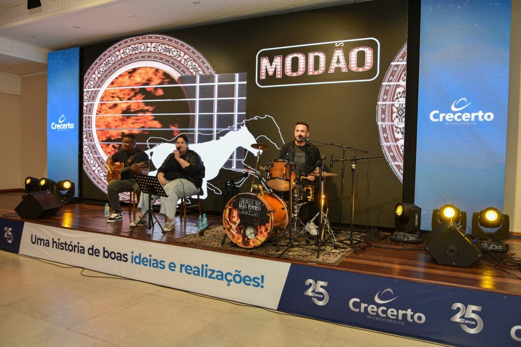 Celebração marca 25 anos da Crecerto com emoção, música e reconhecimento