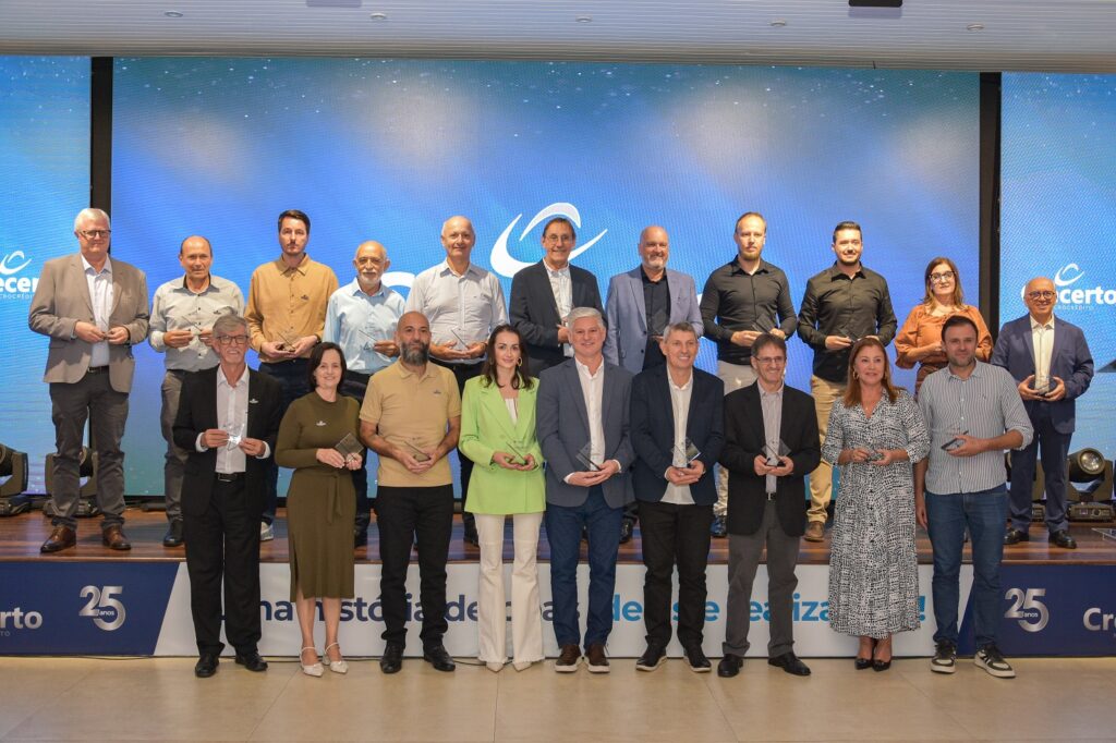 Celebração marca 25 anos da Crecerto com emoção, música e reconhecimento