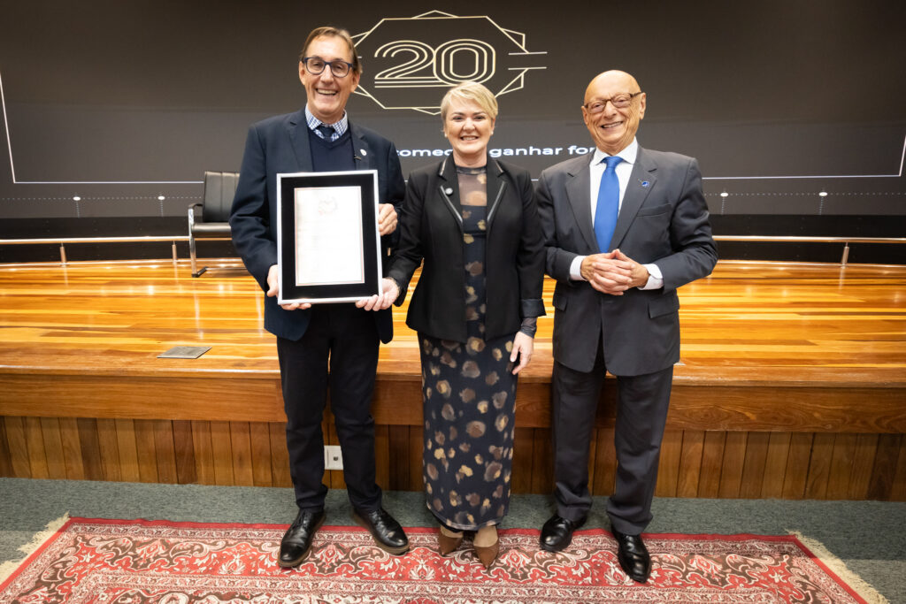 Sessão solene na Alesc homenageou os 20 anos da AMCRED-SUL
