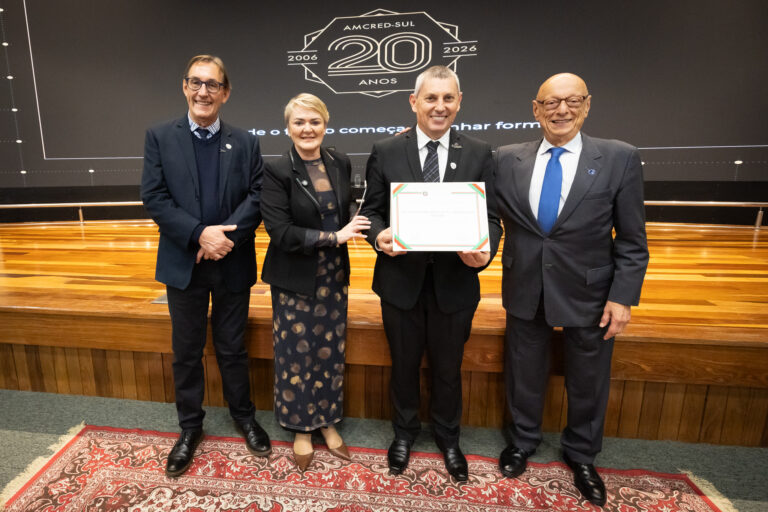 Sessão solene na Alesc homenageou os 20 anos da AMCRED-SUL