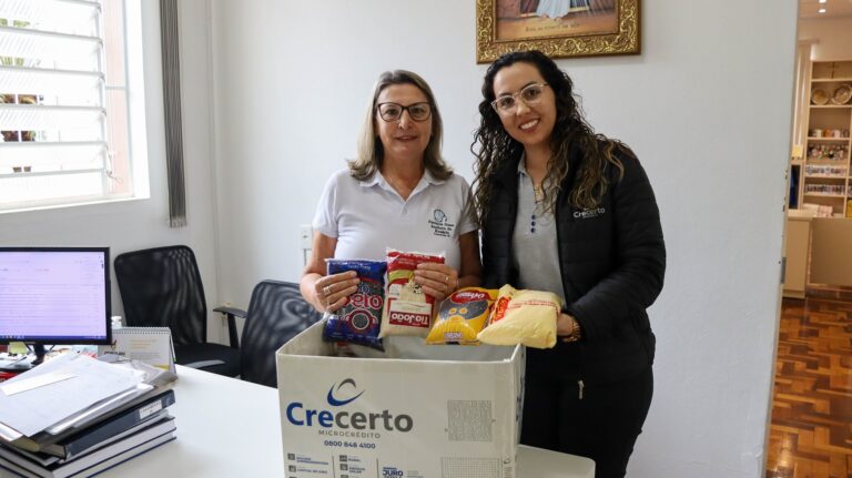 Crecerto doa alimentos à Paróquia Nossa Senhora do Rosário