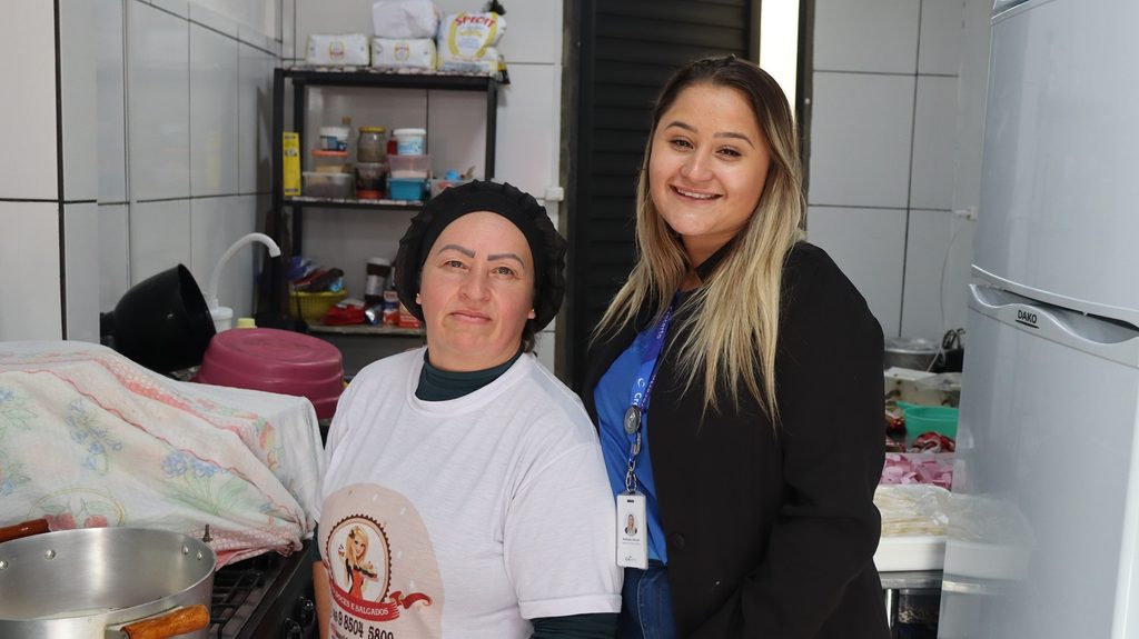 Da cozinha de casa a uma confeitaria com clientes em toda a região