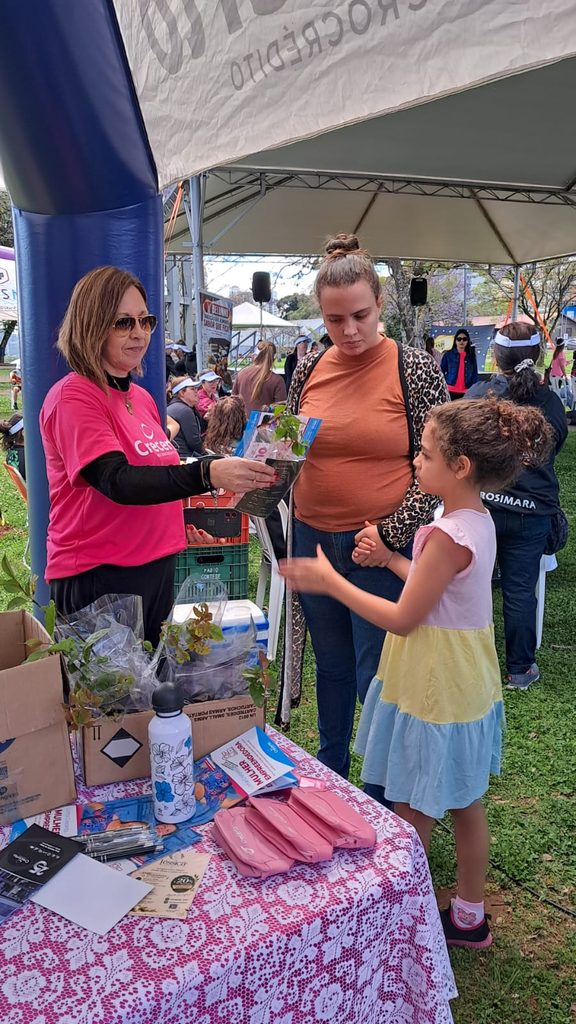 Crecerto participa do Projeto Replanta com a distribuição de mudas de árvores frutíferas